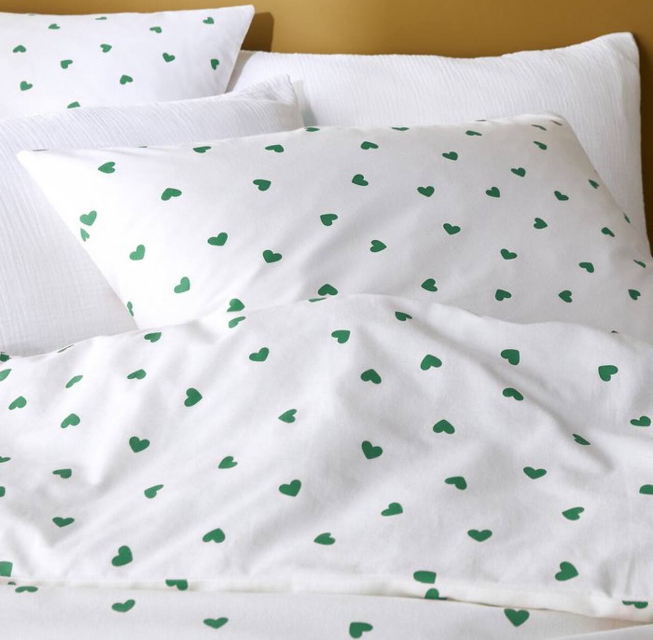 Evergreen Hearts Bedding Set